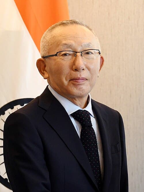 Tadashi Yanai & family